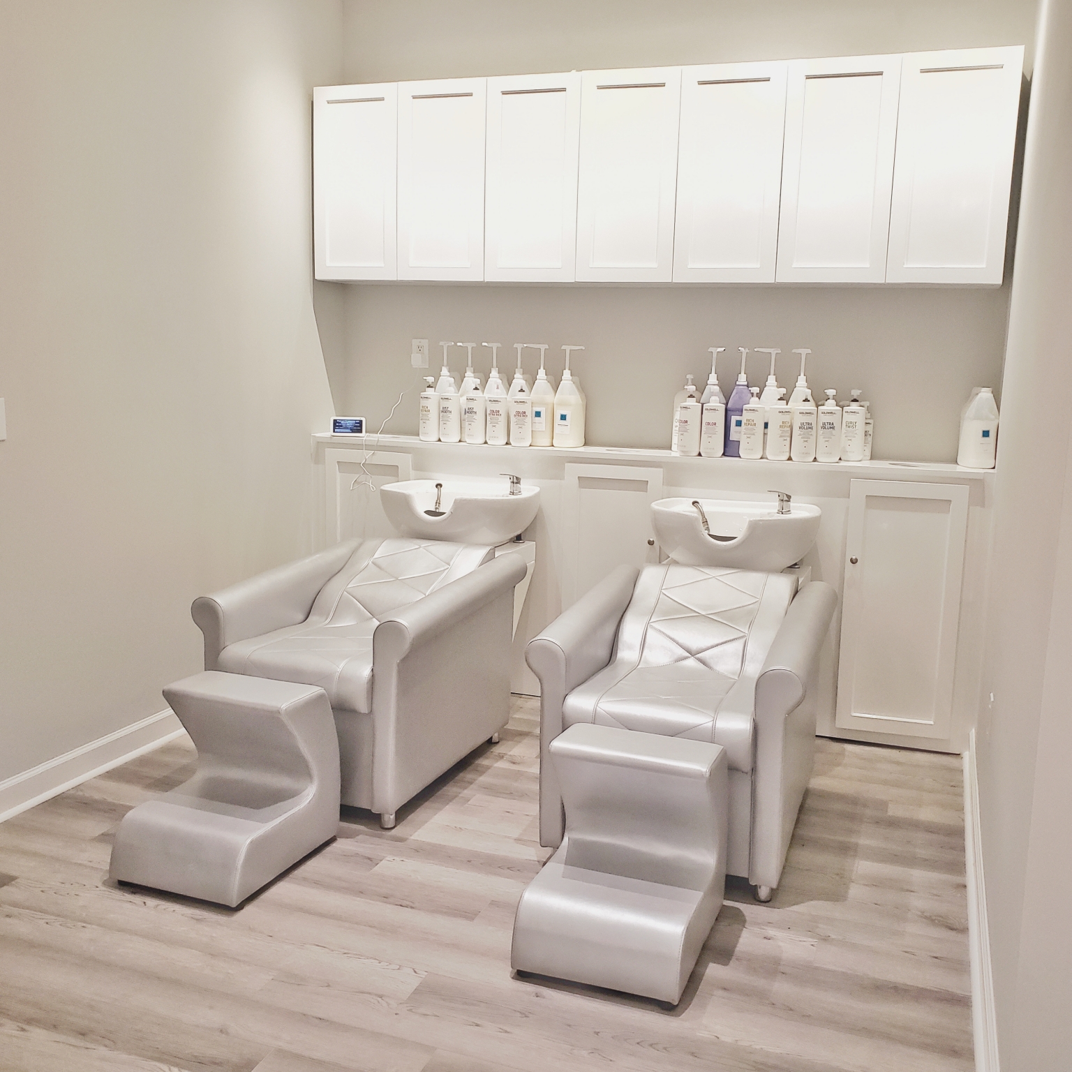 We're Now Open! Atmosp'hair Salons